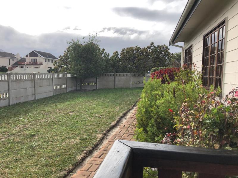 4 Bedroom Property for Sale in Sandbaai Western Cape